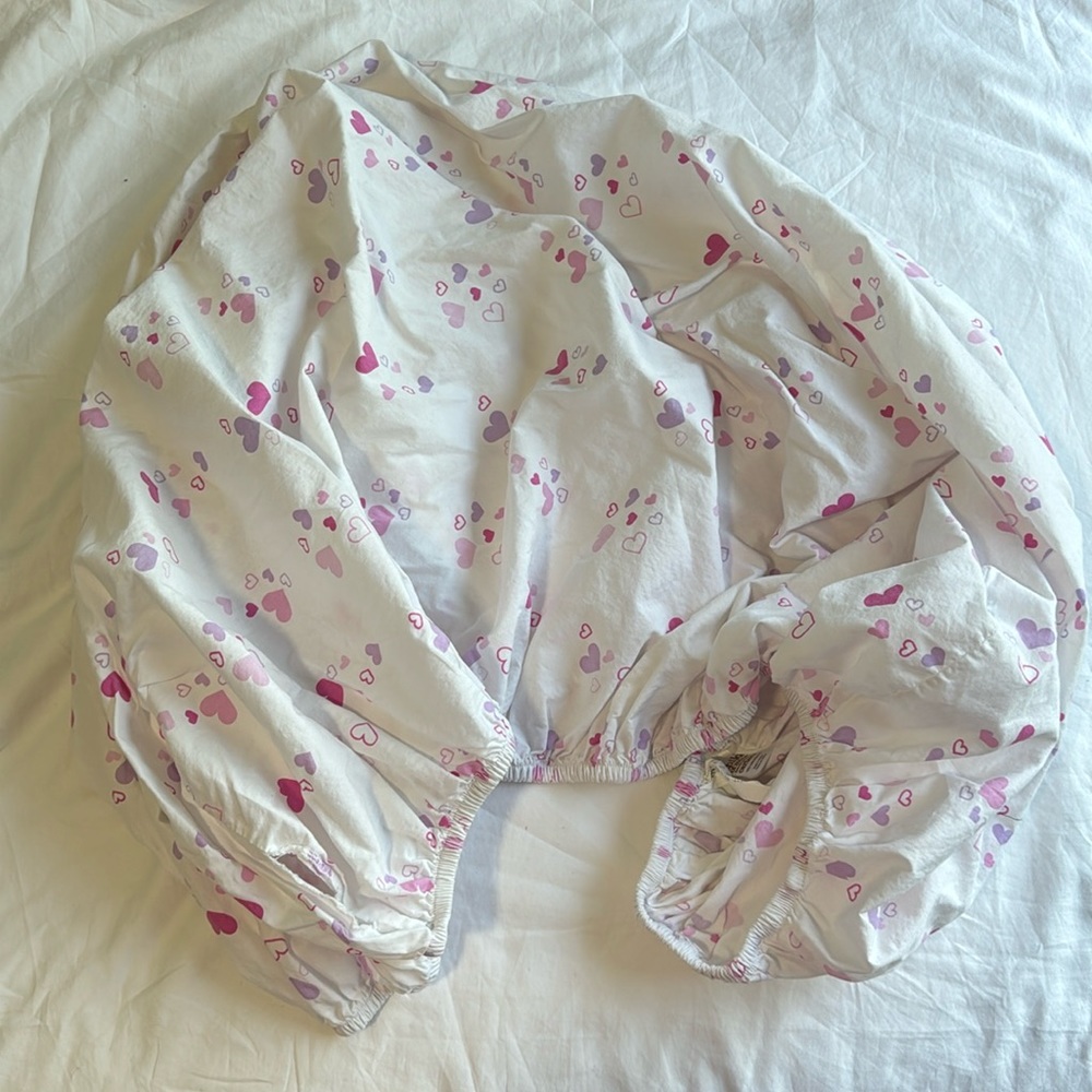 Carter’s baby girl’s fitted crib sheet